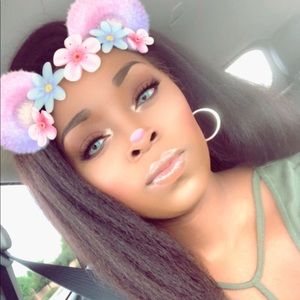 Meet your Posher, Alexis